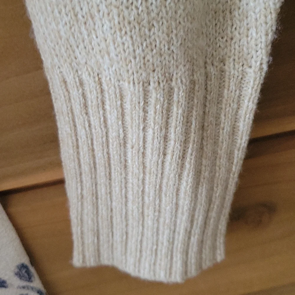 Divided H&M sweater - Picture 3 of 4